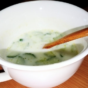 簡単～！(^^)きゅうりとヨーグルトの冷製スープ♪